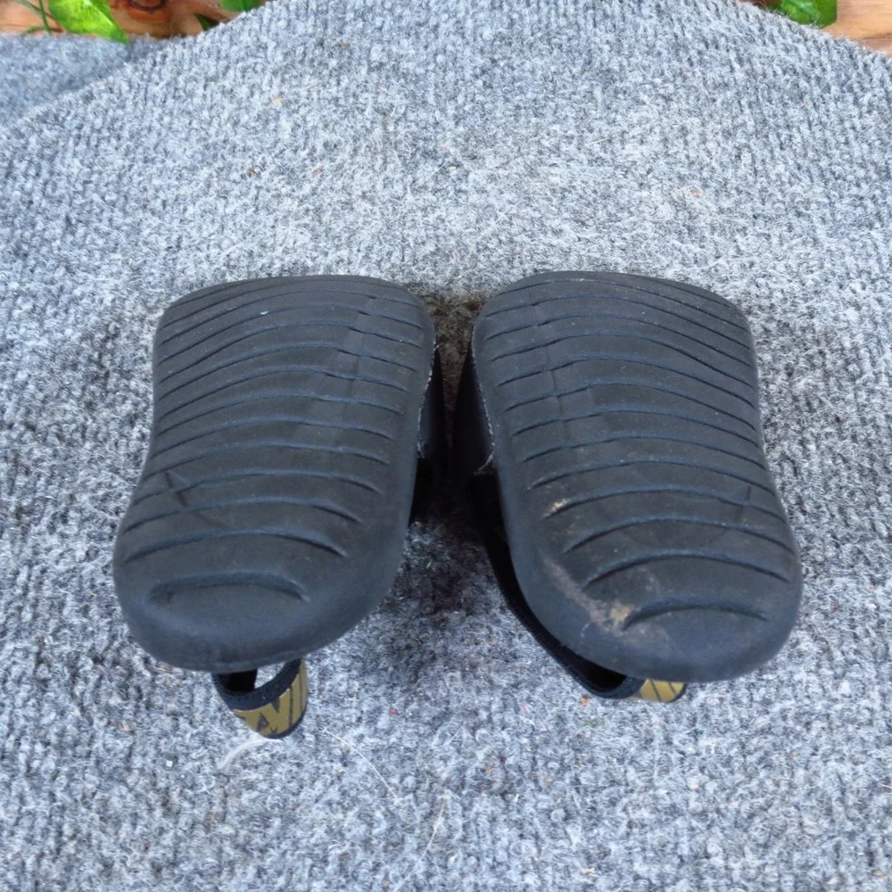 Nike Kawa Toddler Slide Sandals Sz 7C Athletic Beach Pool Black Gold 819094-003